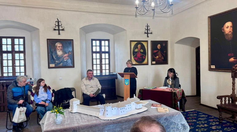 Новини Старокостянтинівщини. Нагорода від міністерства, допомога лікарні, історичні читання