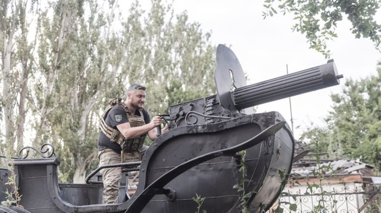 Від мікрофона до автомата: історія «Артиста», який став живою легендою «чорних жилетів»