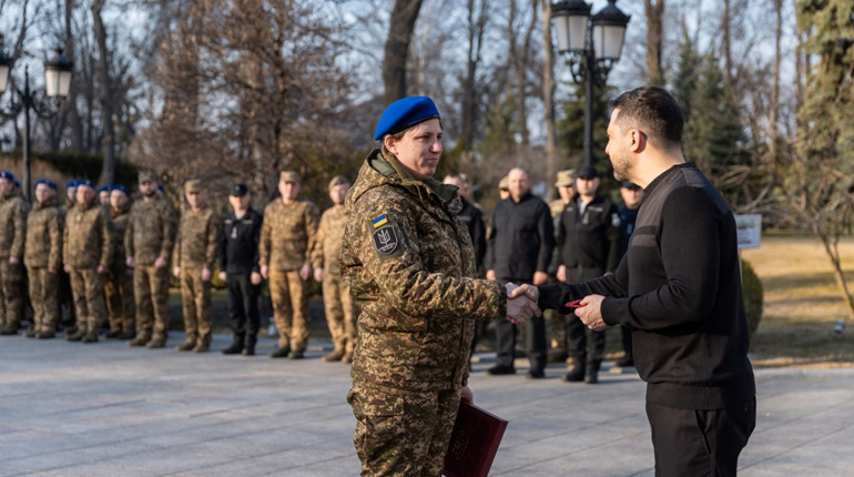 Перша жінка-Герой України в Нацгвардії: Олександра Давиденко отримала «Золоту зірку»