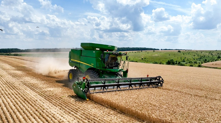 Відповідальний бізнес у дії: як Центральний Хаб МХП підтримує громади, захисників й економіку країни