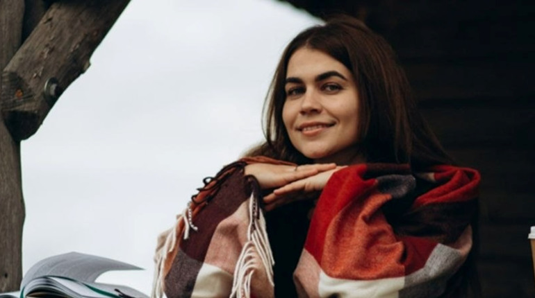 «Я ліплю надію руками»: історія майстрині з Мигії, яка віднайшла себе під час війни