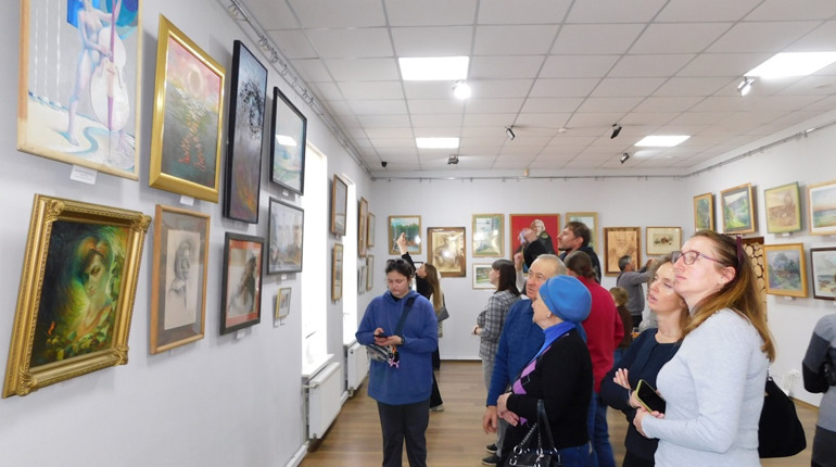 У Гадячі відкрили виставку художника Олексія Будника «Світопис душі»