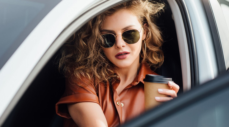 Як виїхати за кордон на чужому авто: пояснення сервісних центрів МВС