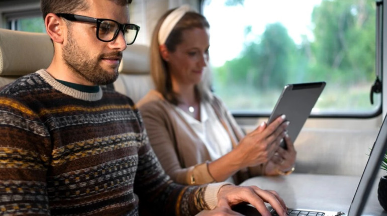 Залишайтеся на зв'язку: як залишатися онлайн під час автобусної подорожі Чернівці – Братислава