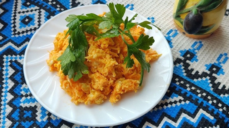 3 + 1 рецепти салатів з моркви: яскраві, вітамінні та смачні. Оновлено