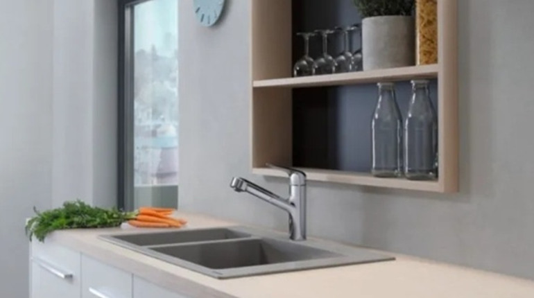 Сантехніка для кухні: як підібрати змішувач, мийку і підводки, щоб не шкодувати через рік