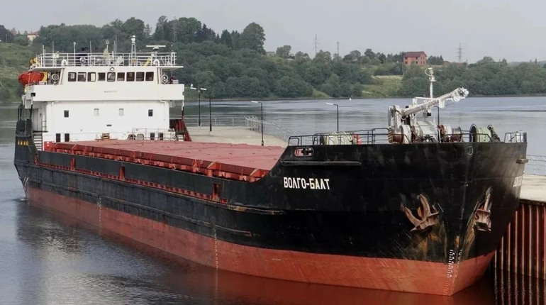 У Азовському морі затонуло російське судно з краденим в окупації зерном