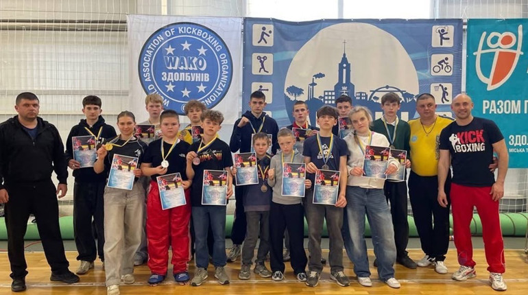 Кременецькі кікбоксери вибороли 14 медалей у Здолбунові