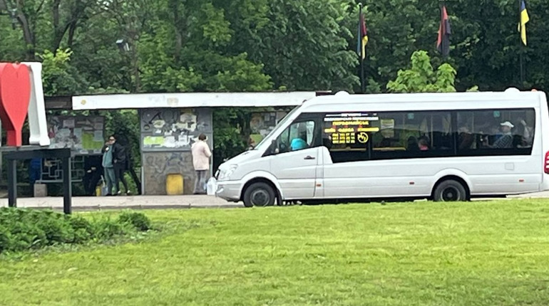 У Первомайську змінять рух транспорту на Великдень і поминальні дні: що варто знати пасажирам