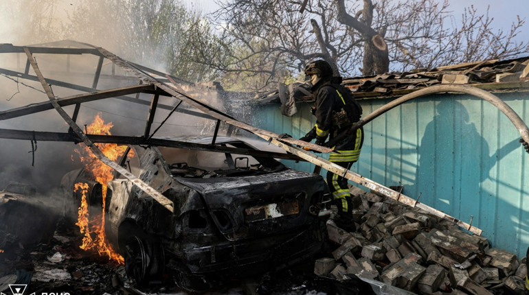 На Херсонщині окупанти завдали ударів по житлових будинках, критичній та соціальній інфраструктурі