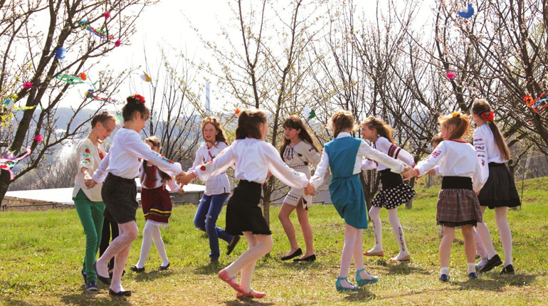 10 років тому: як у Городку закликали весну за давніми традиціями