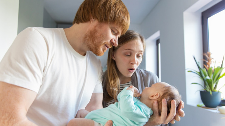 Дитина народилася у шлюбі, але від іншого чоловіка: як правильно оформити батьківство