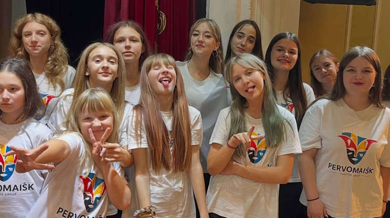 «Друг з яйця»: Центр культури у Первомайську запрошує на дитячу театральну виставу