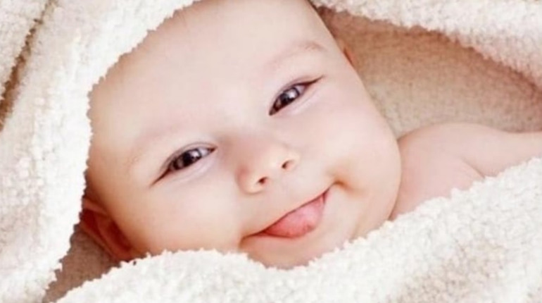 Пологи на колесах: у Фастові медики прийняли немовля з потяга