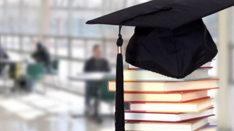 Вартість вищої освіти на Хмельниччині зросла: середня ціна майже 30 тисяч гривень на рік