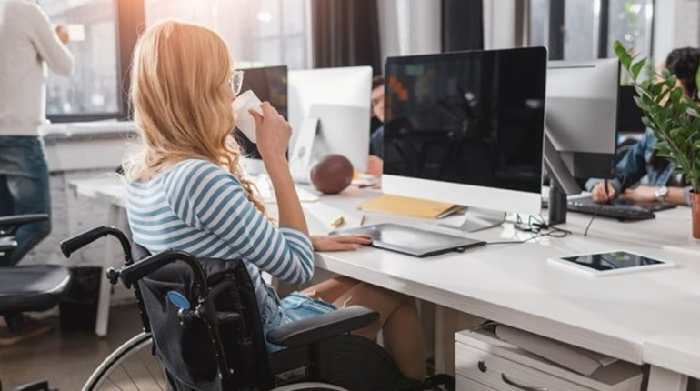 Роботодавці можуть отримати компенсацію за облаштування робочого місця для людей з інвалідністю