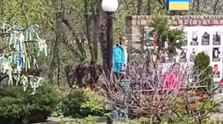 У Первомайську обговорюють інцидент у сквері Небесної Сотні: ситуація набула розголосу в соцмережах