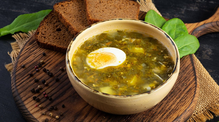 Як приготувати зелений борщ зі щавлем: покроковий рецепт