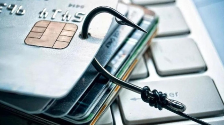 На Гадяччині дитина переказала шахраям гроші з картки батька