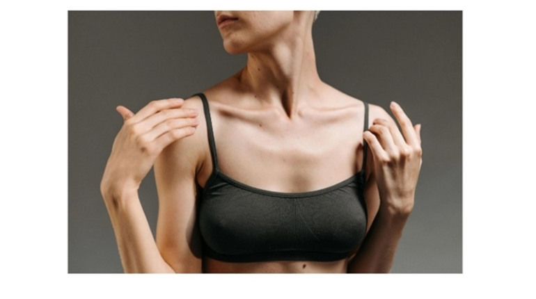 Чи варто робити збільшення грудей після грудного вигодовування?