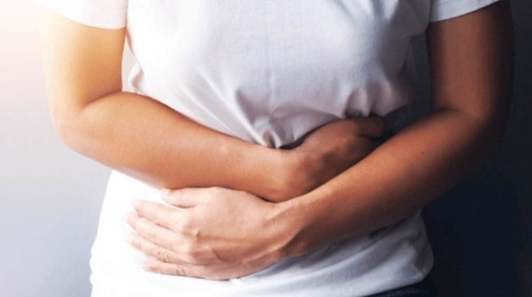 Біль у животі: коли це норма, а коли потрібно йти до лікаря