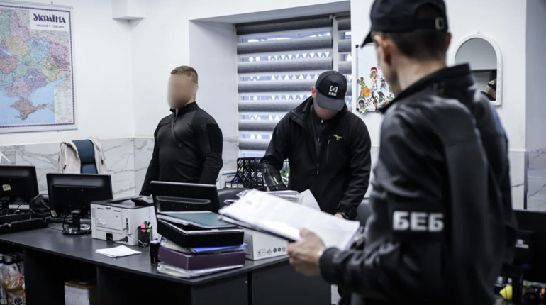 Мережу магазинів із 400 точками перевіряє БЕБ: обшуки пройшли й на Полтавщині