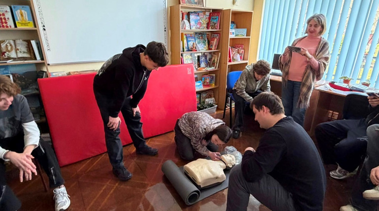 У Старокостянтинові школярів навчали надавати першу домедичну допомогу