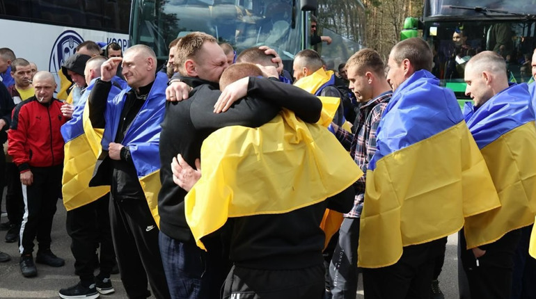 Після майже двох років полону первомаєць повернувся додому