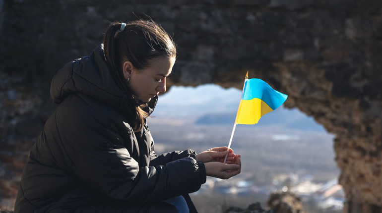 Родина з Херсона шукає прихисток: мама, дитина з інвалідністю та літня жінка залишилися без житла