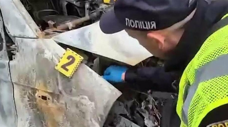 В Одесі чоловік за обіцянку 1500 доларів підпалив мікроавтобус: палія затримали за кілька годин