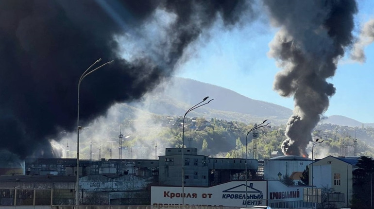 Екологічна карма Туапсе: як нафтова інфраструктура зробила місто мішенню для дронів ЗСУ