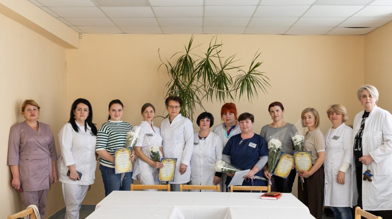 У пологовому відділенні Ніжинської міської лікарні привітали акушерок
