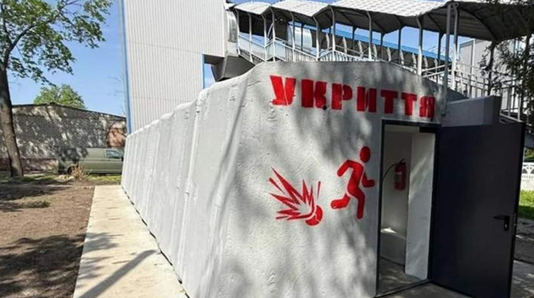 Укрзалізниця розгортає сотні модульних укриттів: одне з них уже врятувало життя на Харківщині