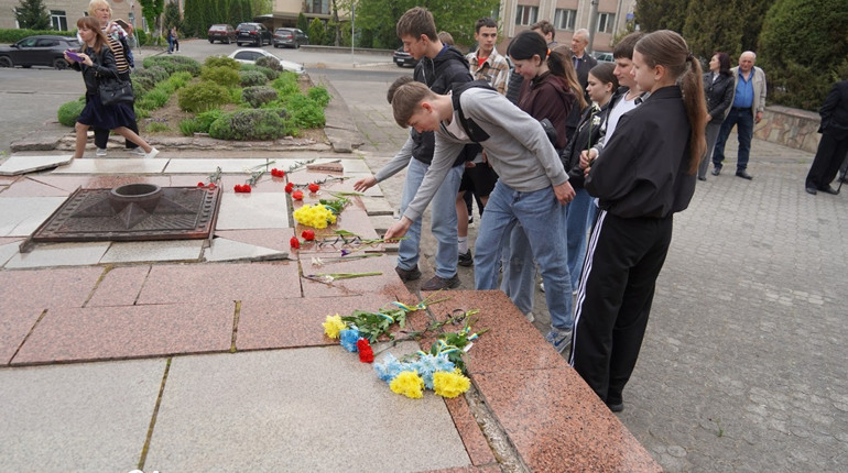 Ми не думали, що ця біда повернеться: у Городку вшанували пам’ять загиблих у Другій світовій війні