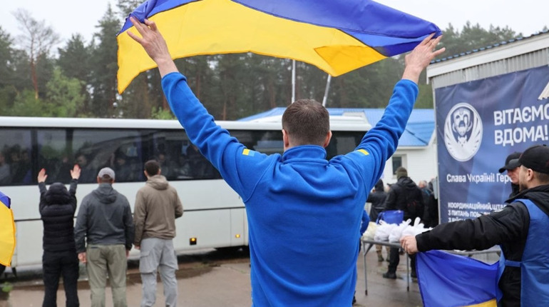 Перший етап обміну “1000 на 1000”: з російської неволі повернулися 205 українських Захисників