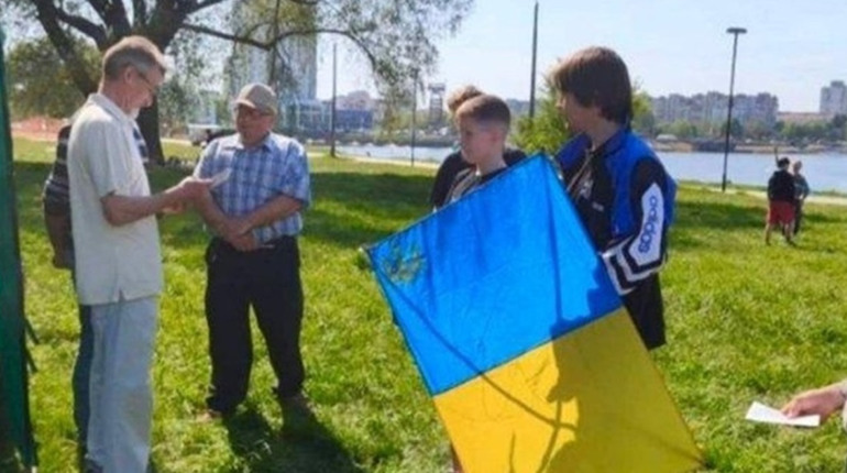 Старокостянтинівські юні техніки стали призерами обласних змагань із повітряних зміїв