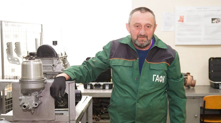 У 60 років — нова професія: як переселенець із Есманьської громади будує життя заново у Глухові