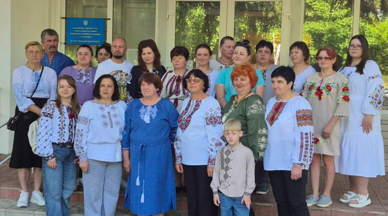 Вишиванка як символ пам’яті: у Малій Снітинці вшанували полеглих Героїв