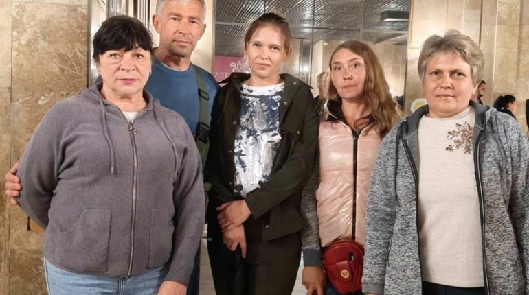 Представники сімей загиблих Героїв Великобурлуцької громади відвідали виставу «Назар Стодоля»