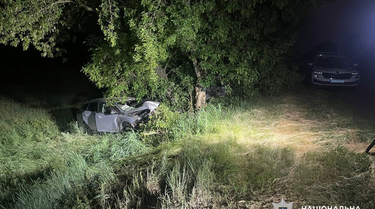 Поліція Золотоніщини встановлює обставини дорожньо-транспортної пригоди, у якій постраждали двоє