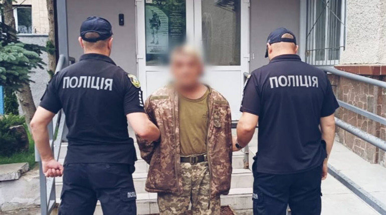 На Фастівщині військовослужбовця підозрюють у вбивстві двох людей та пораненні побратима