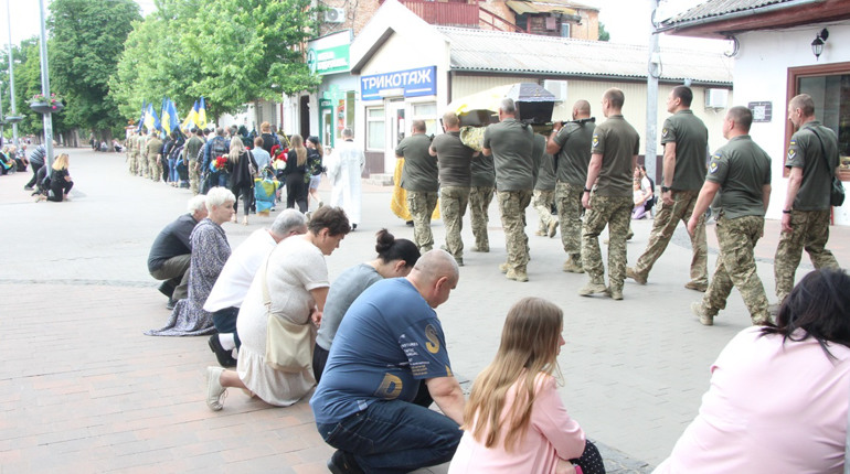 Ніжинська громада прощалася із загиблим воїном Куделею Сергієм Анатолійовичем