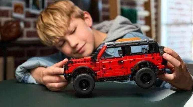 Конструктори LEGO Technic — техніка, що оживає в руках дитини