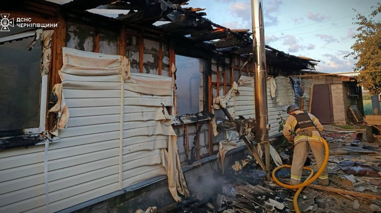 У Ніжинському районі ворожий БпЛА влучив у житловий будинок