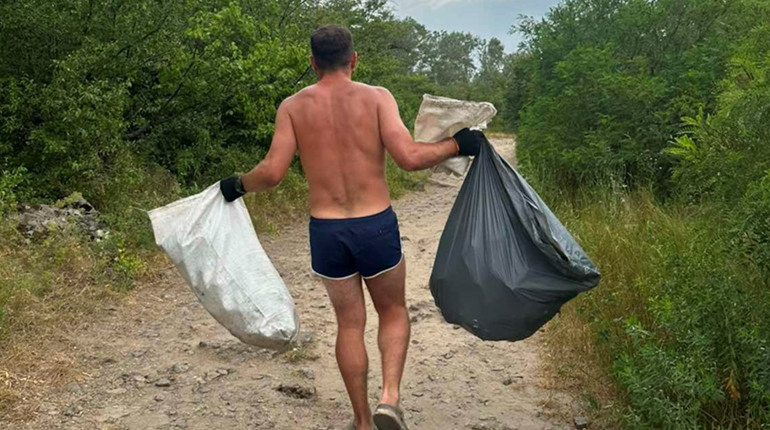 Після відпочивальників — гори сміття: мешканці Грушівки закликають до змін