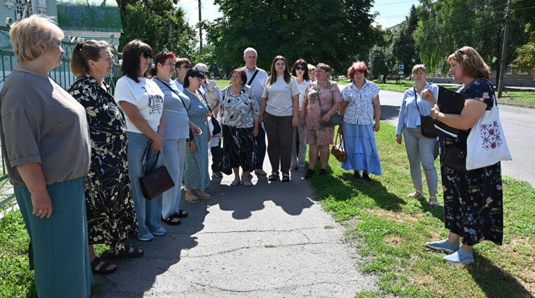 Вулиця, яка оповідає про місто. Як урбаністична екскурсія допомогла по-новому побачити Золотоношу