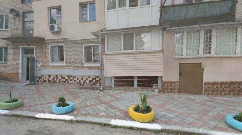 У центрі Херсона п'ятиповерхівка вже п'ять днів без світла: у будинку живуть переважно старші люди