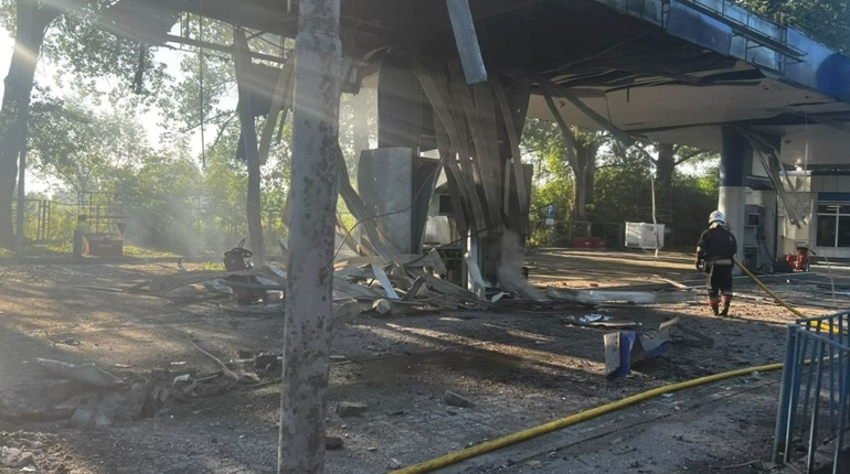 Удар по АЗС на Житомирщині: двоє людей у лікарні