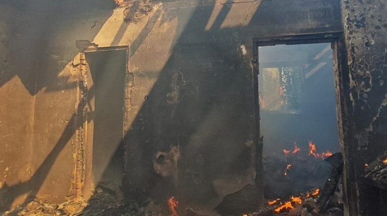 На Херсонщині армія рф атакувала будинки, швидку, автобуси та приватні автівки