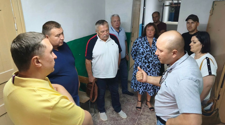 Безпека дітей – у пріоритеті: міський голова перевірив будівництво укриття в гімназії